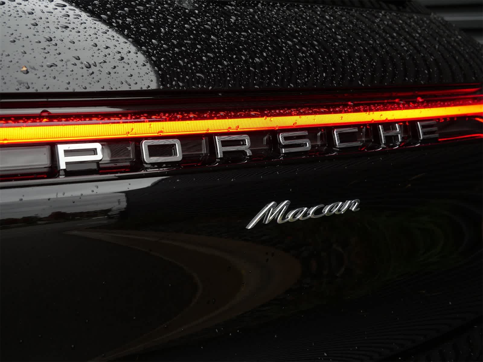 Thumbnail: 2026 Porsche Macan - 23