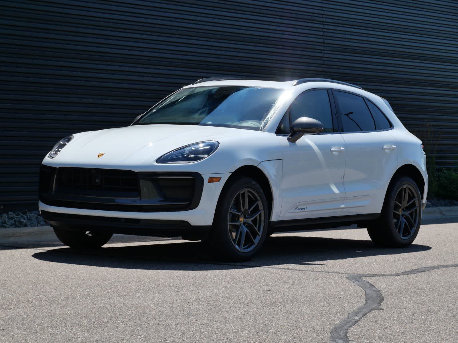 Thumbnail: 2026 Porsche Macan - 1
