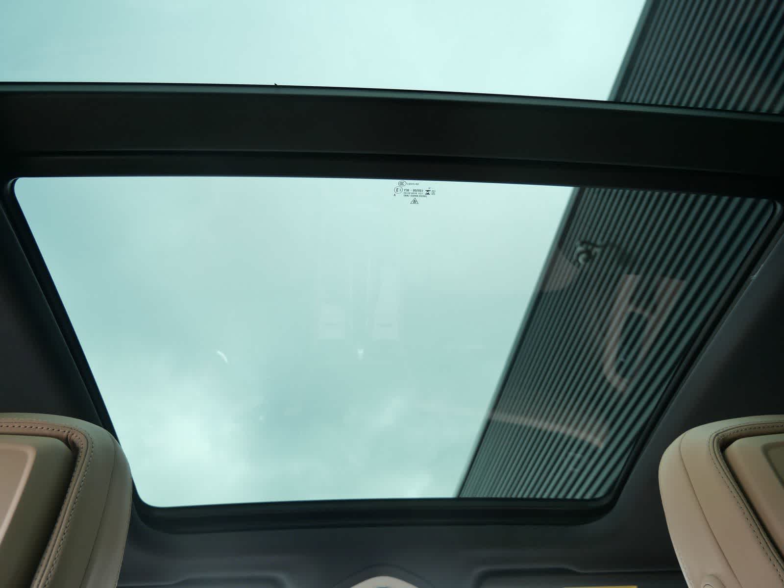 Thumbnail: 2026 Porsche Macan - 14