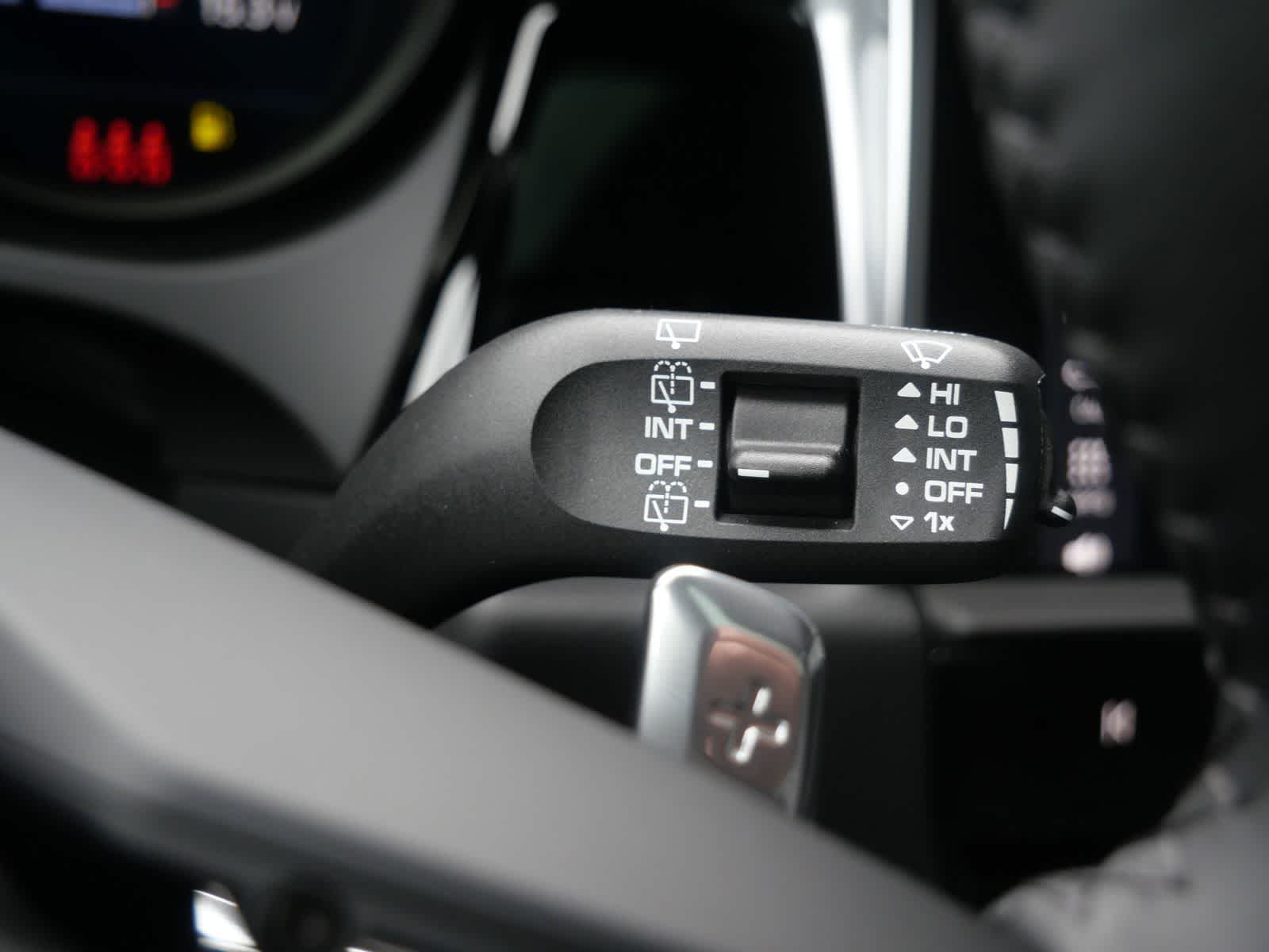 Thumbnail: 2026 Porsche Macan - 23