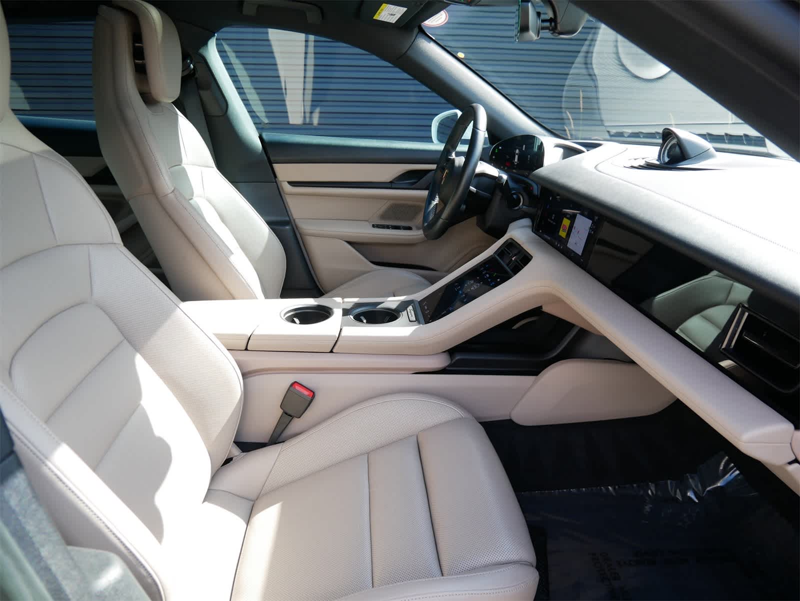 Thumbnail: 2023 Porsche Taycan - 27