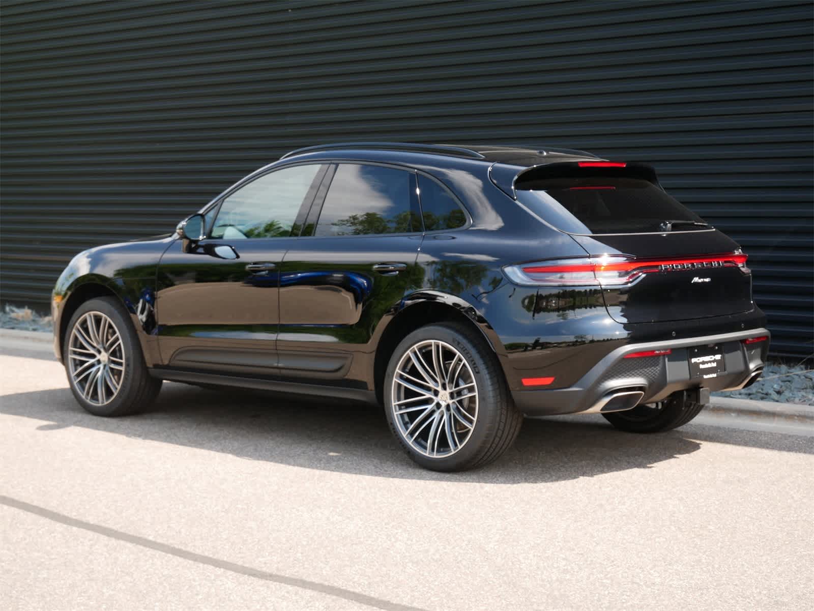 Thumbnail: 2025 Porsche Macan - 3