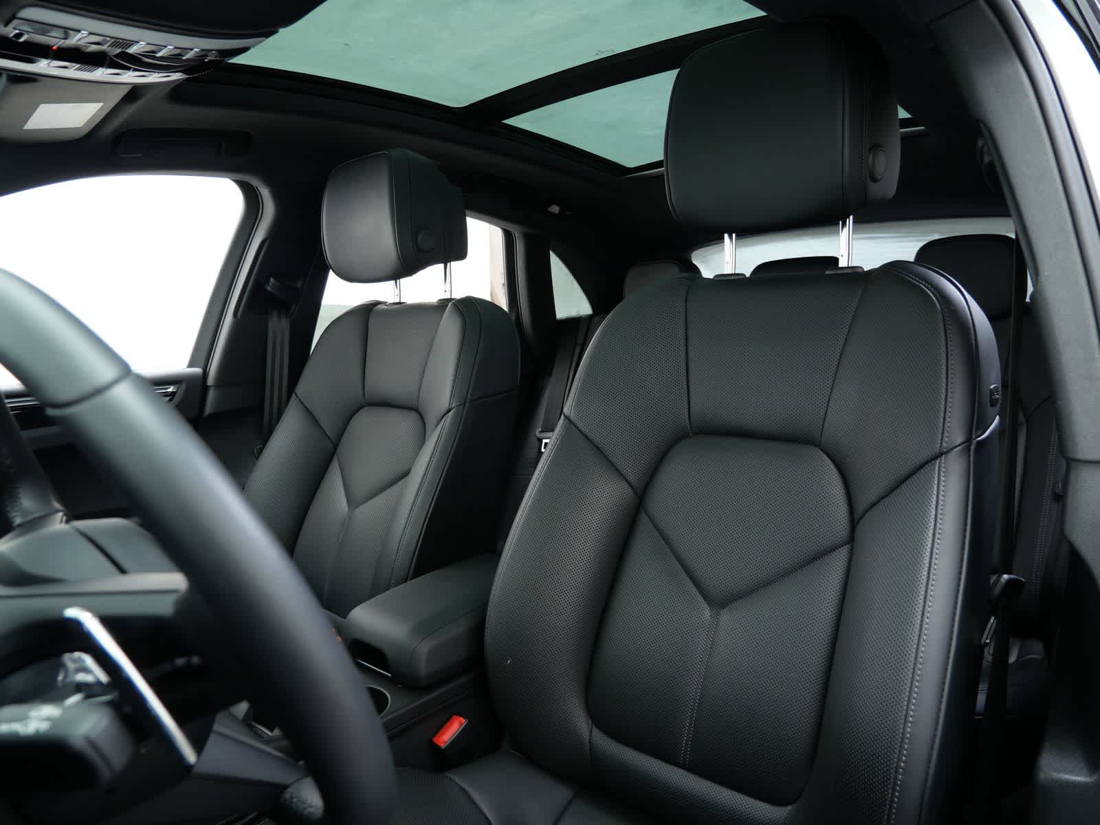 Thumbnail: 2025 Porsche Macan - 5