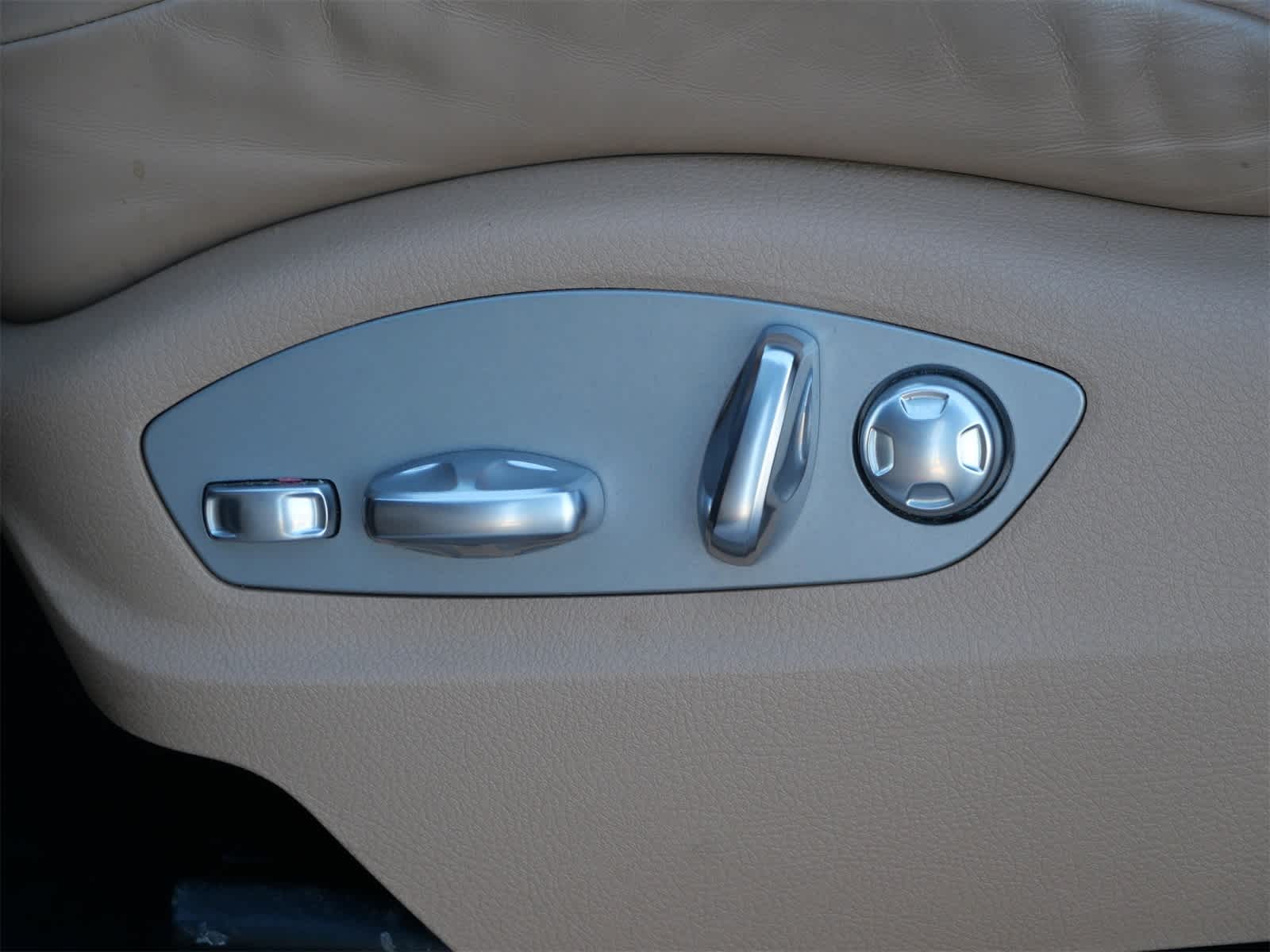 Thumbnail: 2020 Porsche Macan - 10