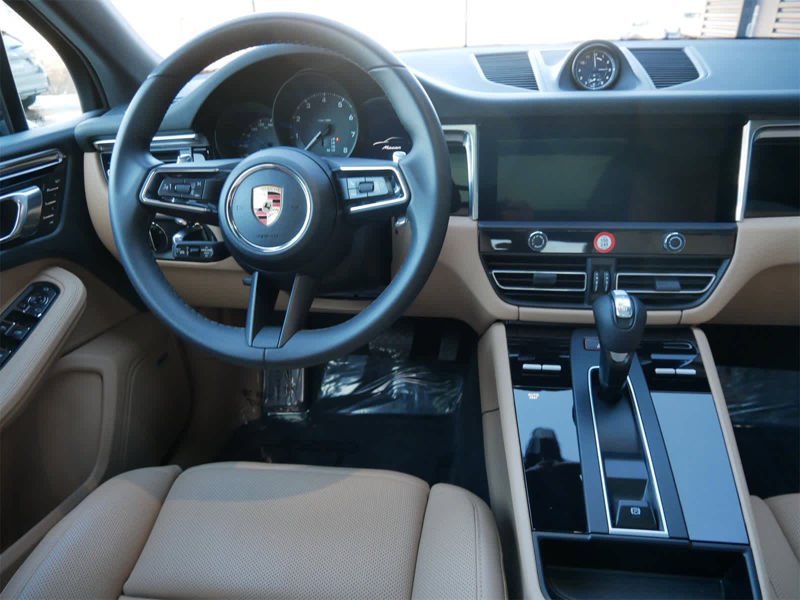 Thumbnail: 2025 Porsche Macan - 15