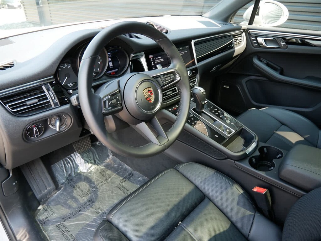 New 2025 Porsche Macan SUV