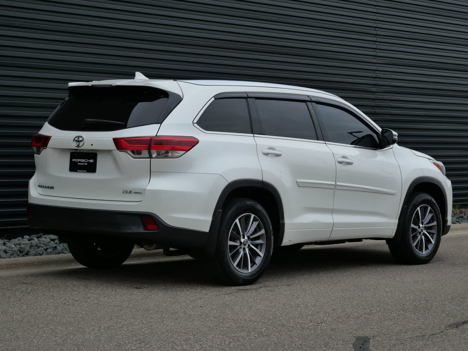 Thumbnail: 2018 Toyota Highlander - 26