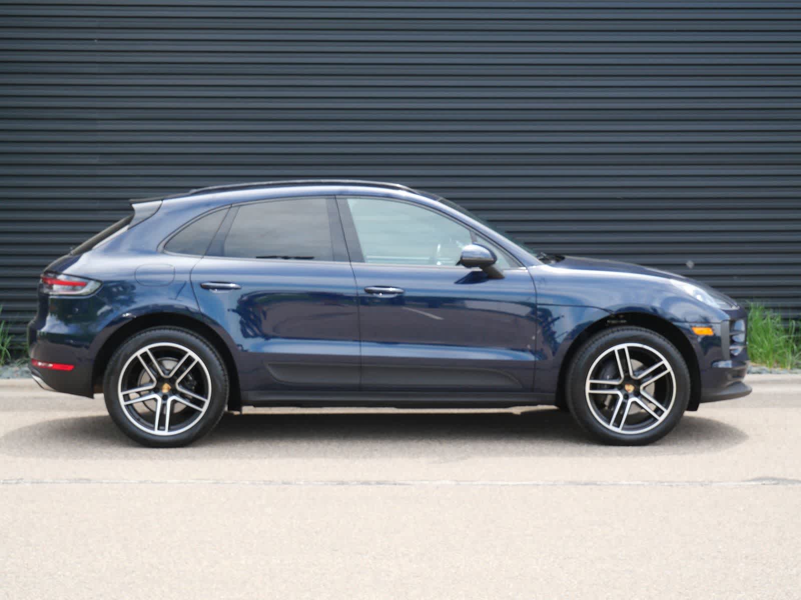 Thumbnail: 2020 Porsche Macan - 28