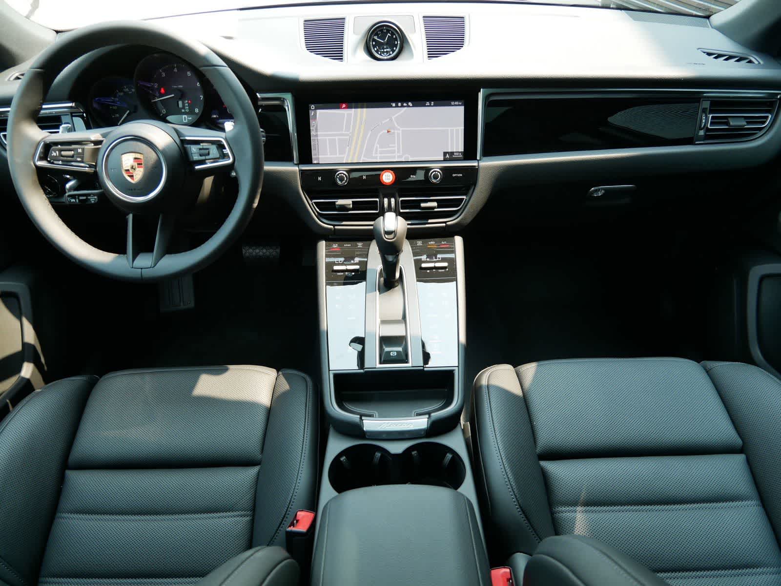 Thumbnail: 2025 Porsche Macan - 10