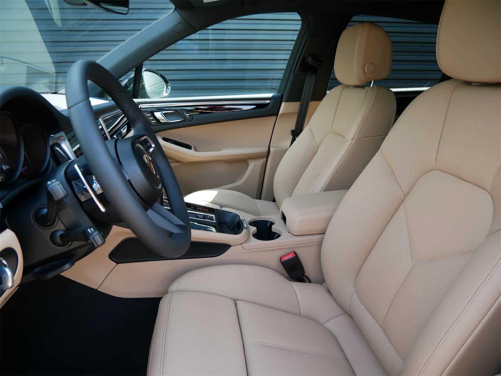 Thumbnail: 2025 Porsche Macan - 5