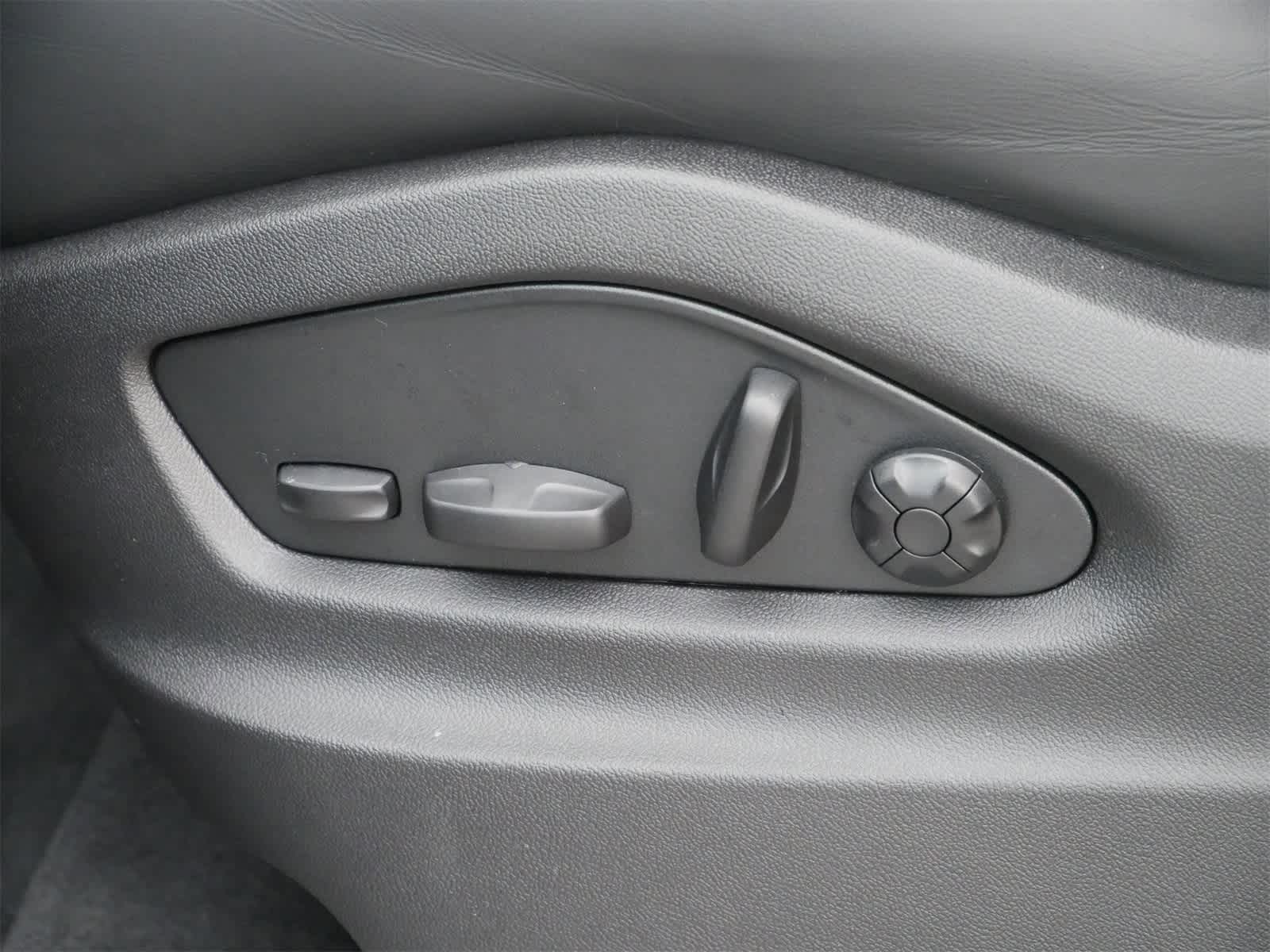 Thumbnail: 2026 Porsche Cayenne - 10