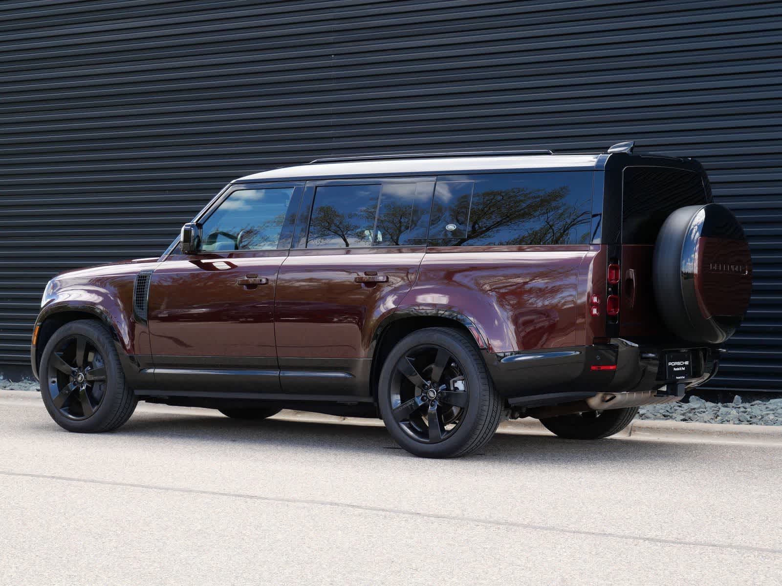 Thumbnail: 2024 Land Rover Defender - 4