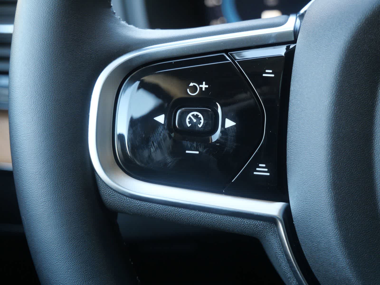 Thumbnail: 2025 Volvo XC90 - 22