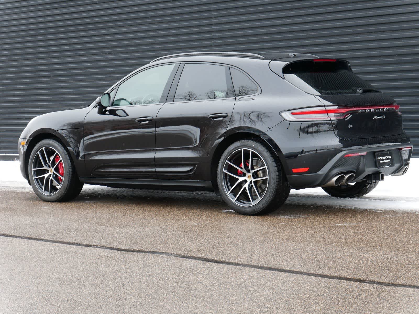 Thumbnail: 2025 Porsche Macan - 3