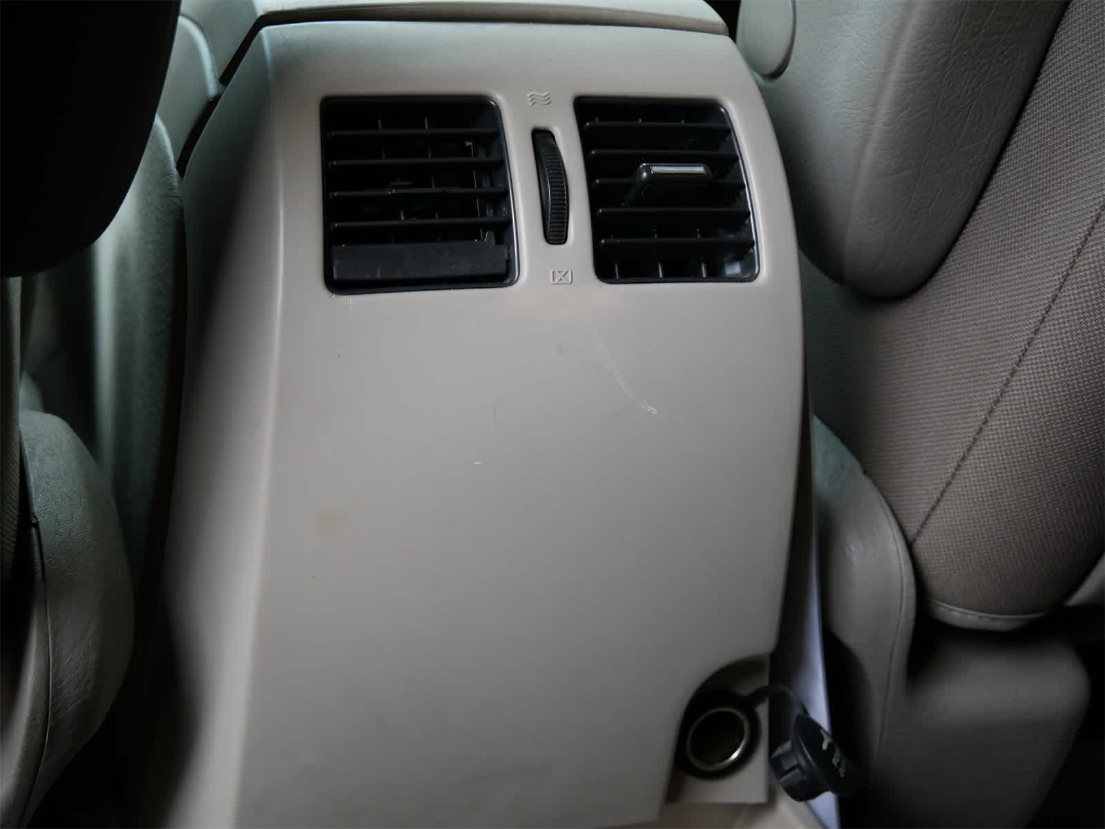 Thumbnail: 2006 Chrysler Pacifica - 10