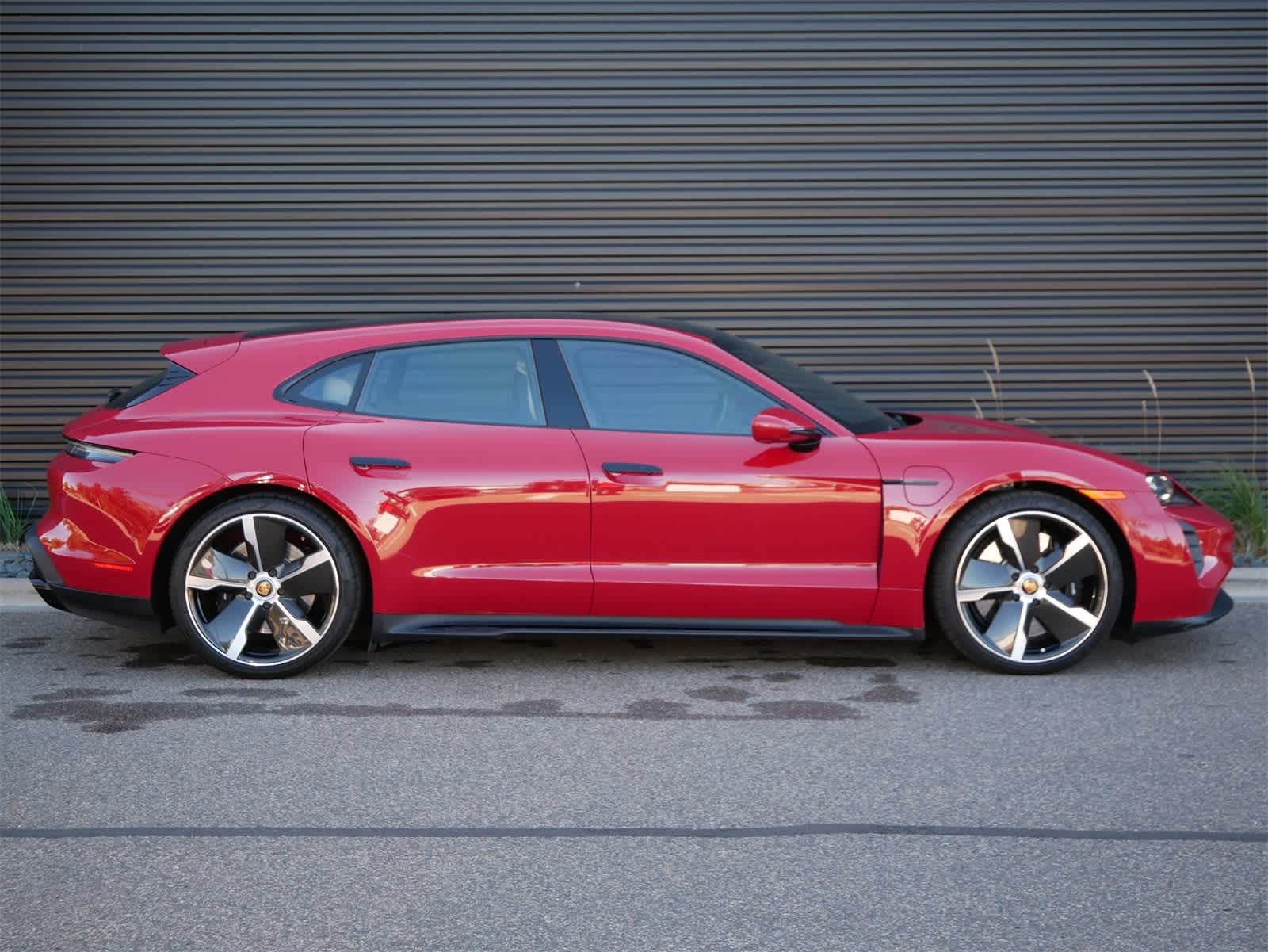 Thumbnail: 2023 Porsche Taycan - 27