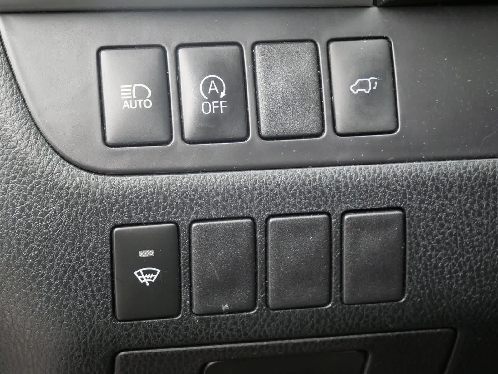 Thumbnail: 2018 Toyota Highlander - 15