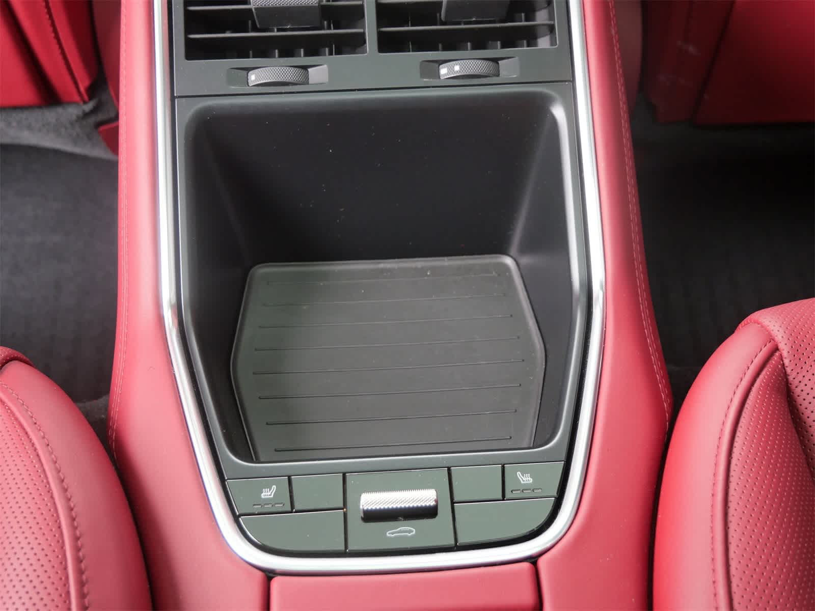 Thumbnail: 2019 Porsche Panamera - 14