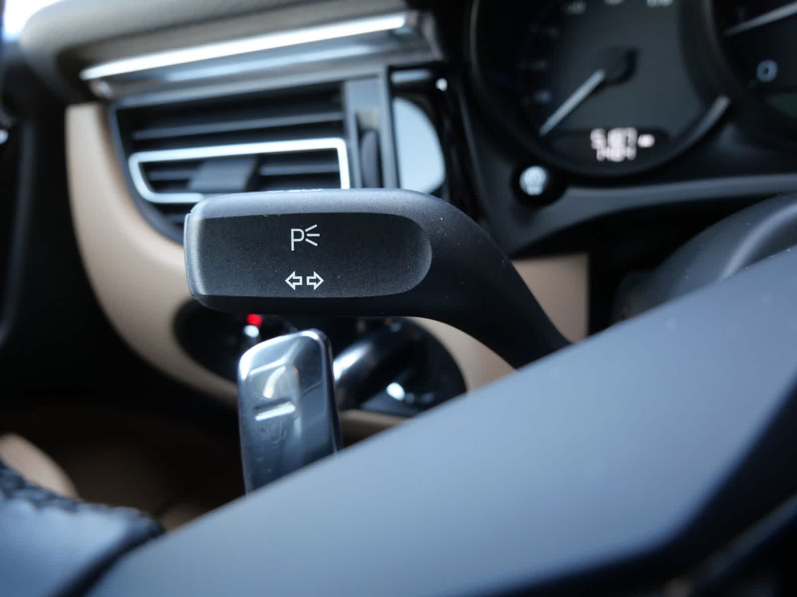 Thumbnail: 2025 Porsche Macan - 24