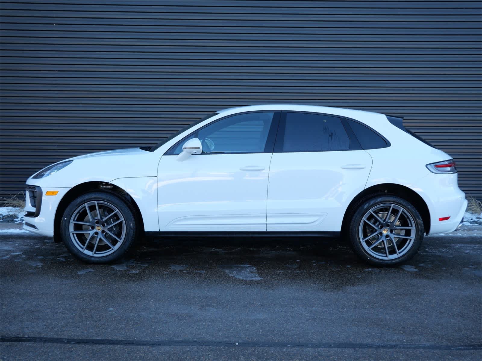 Thumbnail: 2026 Porsche Macan - 2