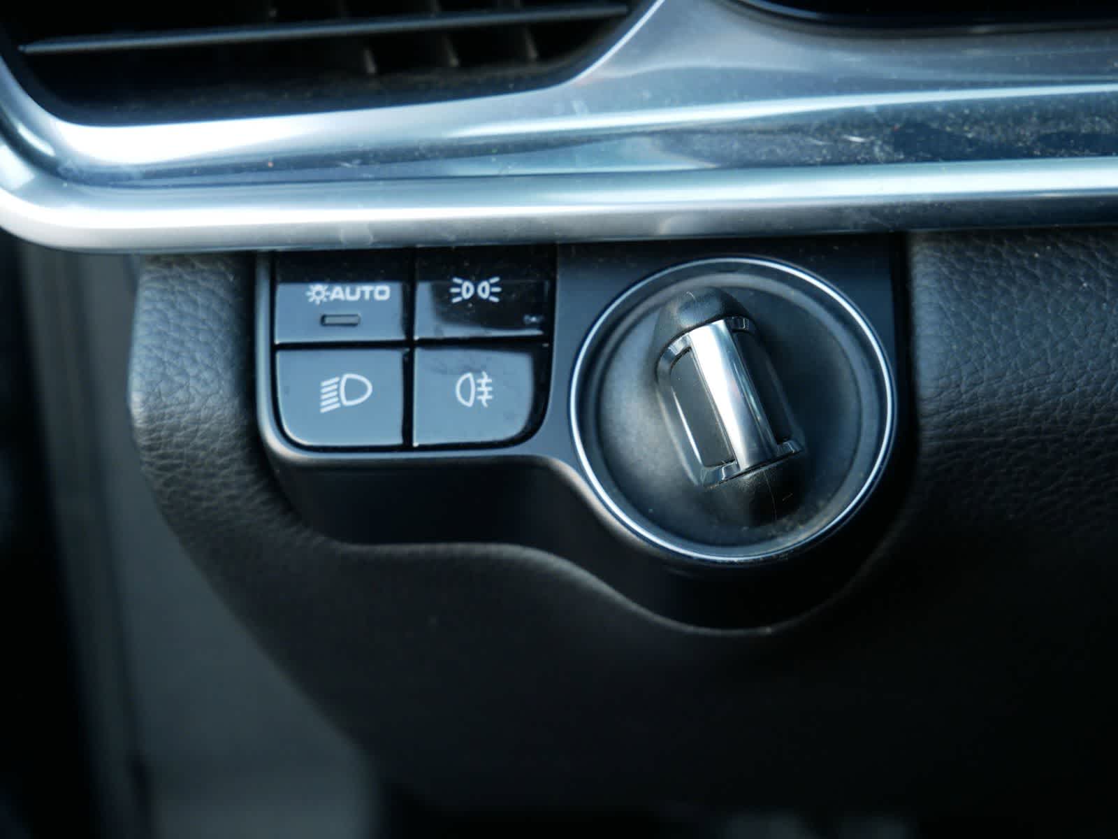 Thumbnail: 2020 Porsche Panamera - 14