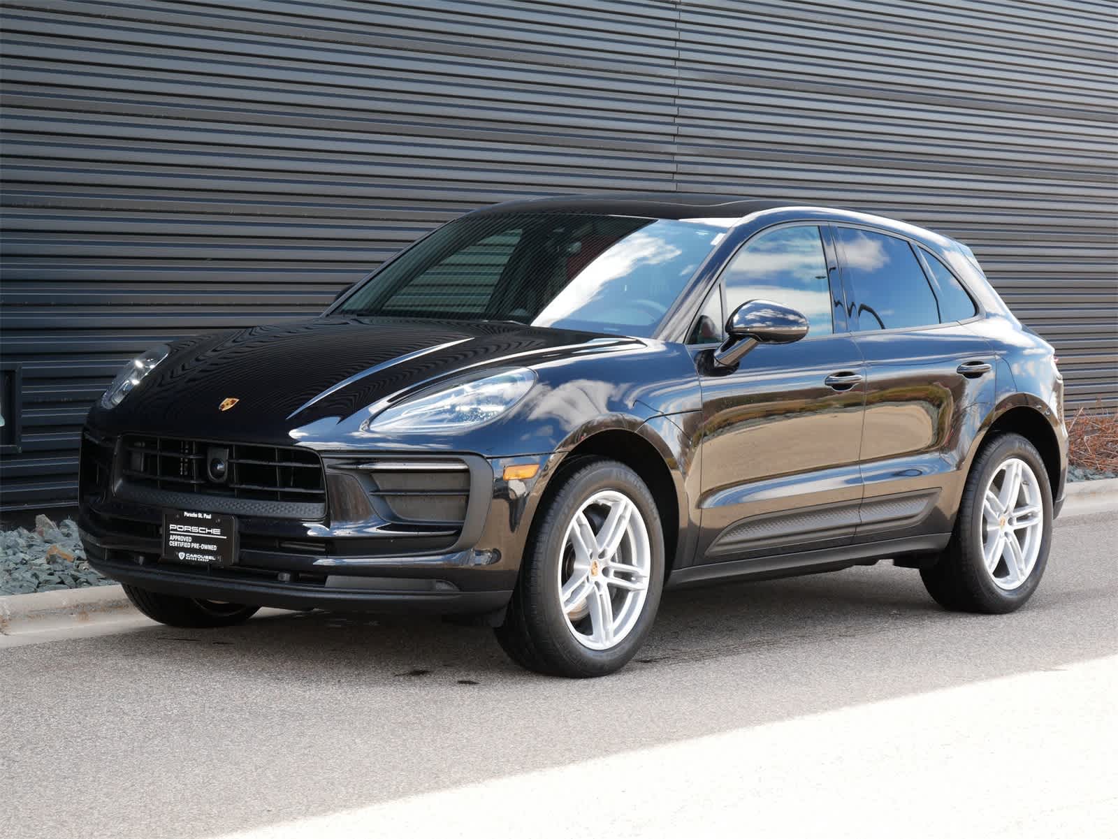 2024 Porsche Macan Base -
                  Saint Paul, MN