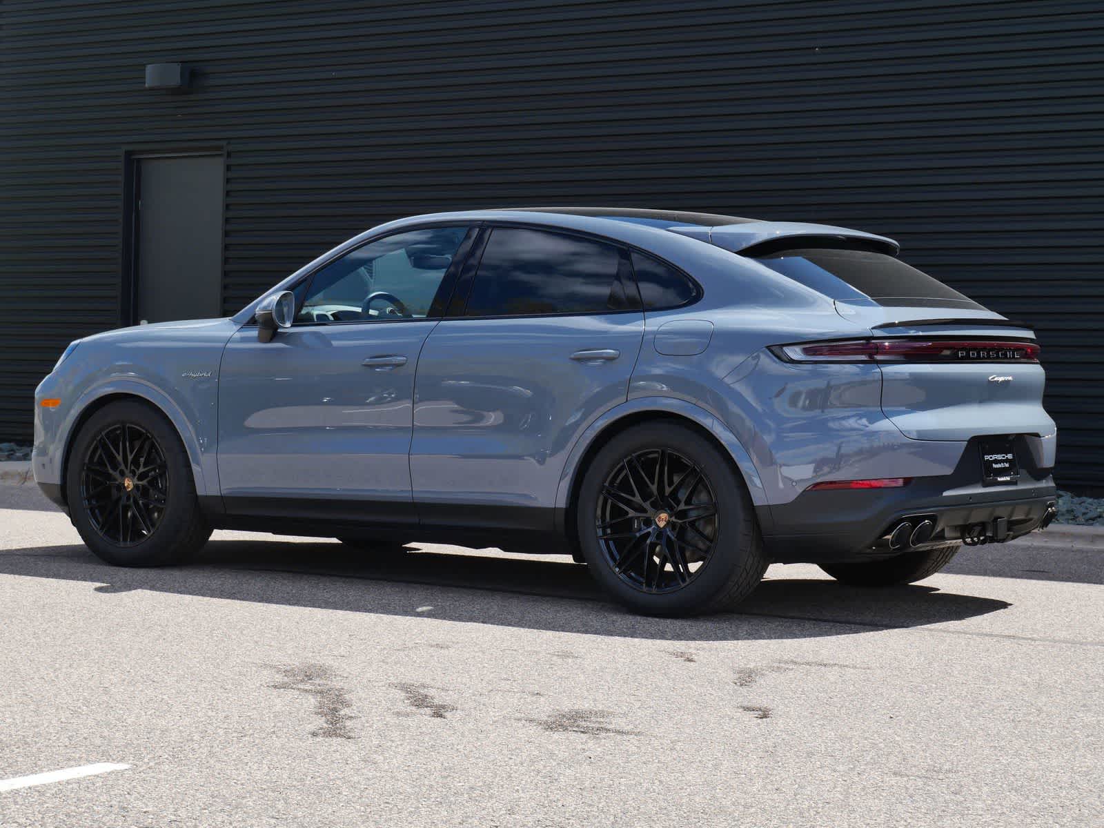Thumbnail: 2026 Porsche Cayenne - 3