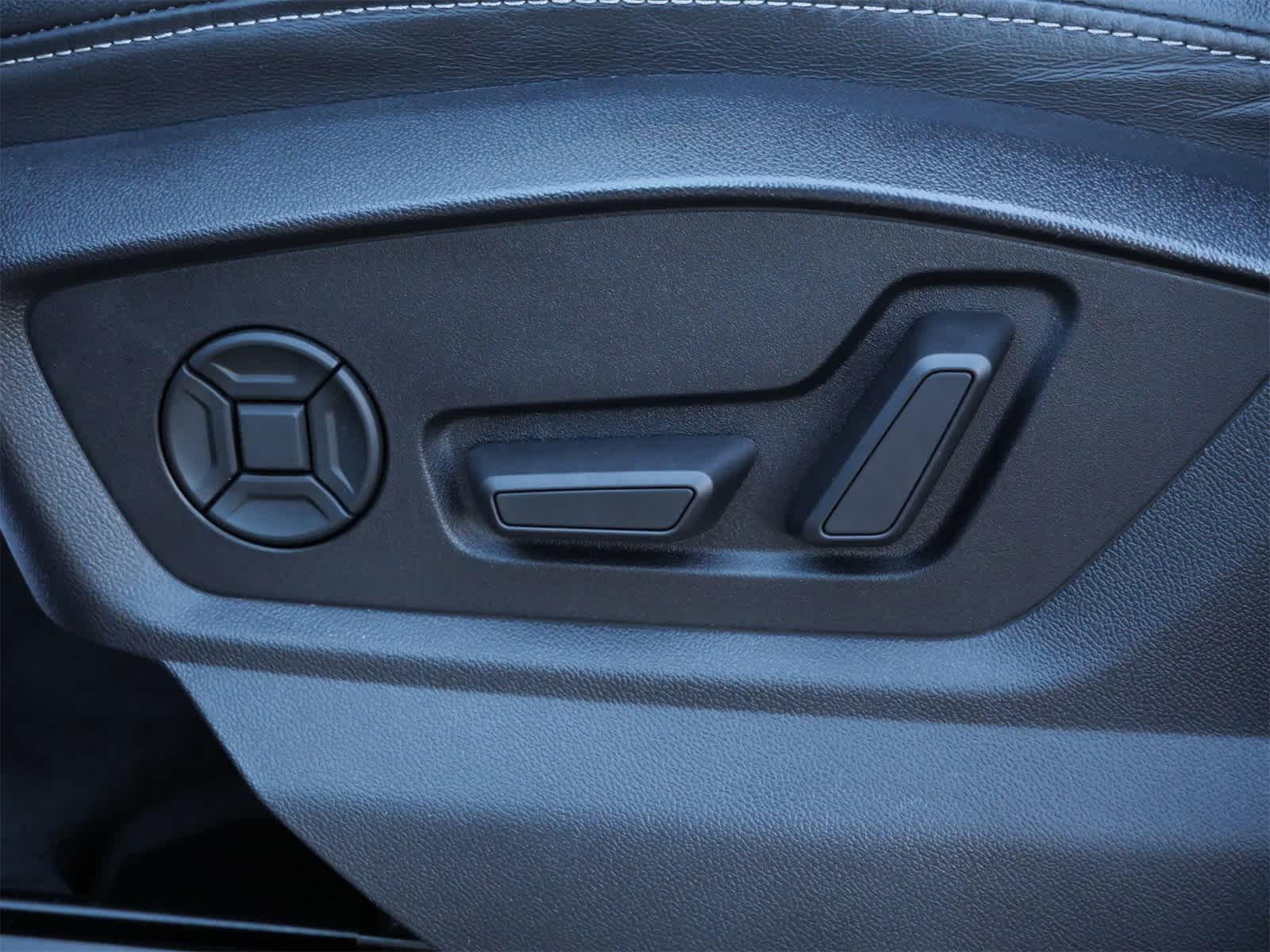 Thumbnail: 2021 Audi Q8 - 13