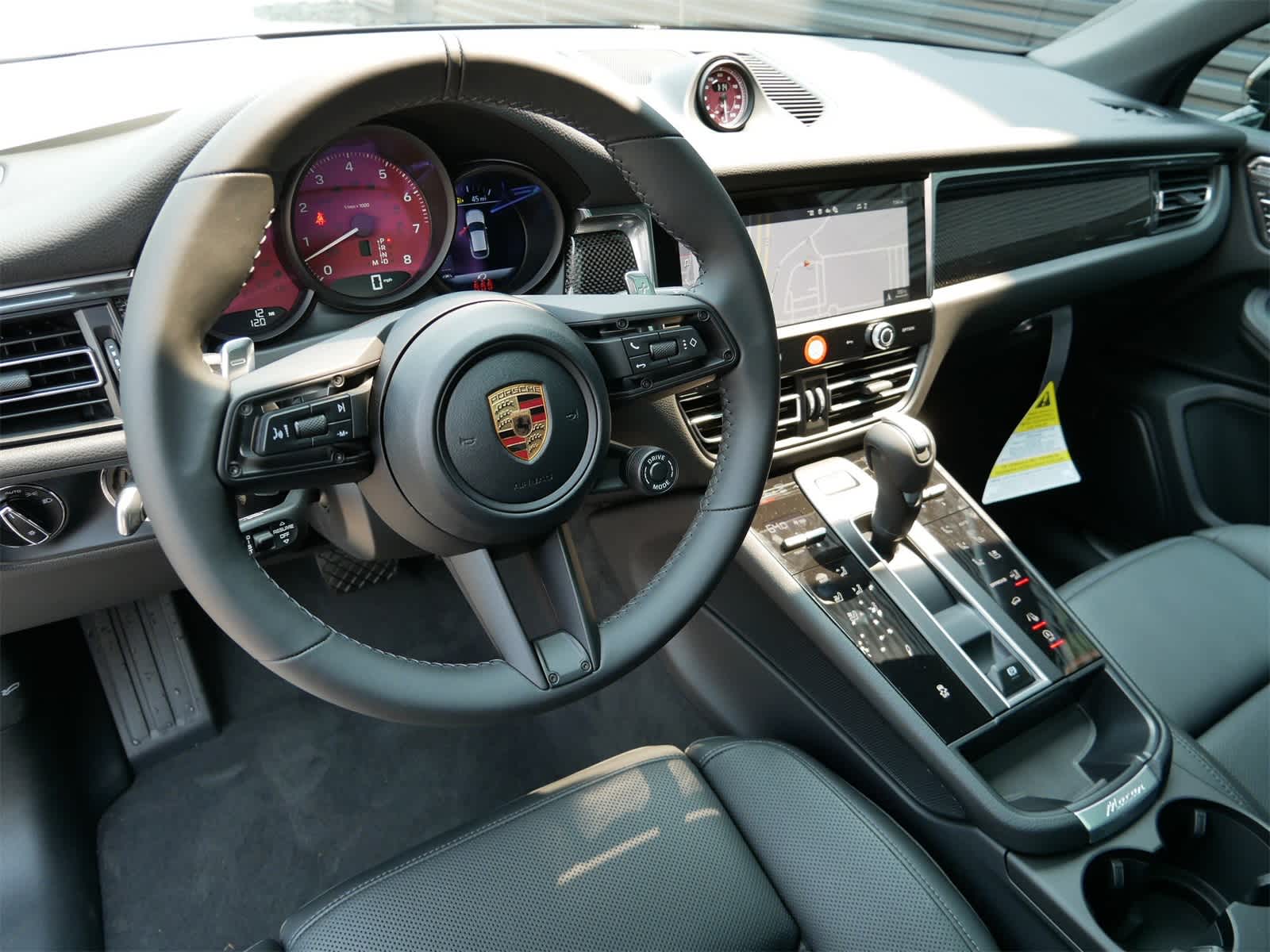 Thumbnail: 2025 Porsche Macan - 4