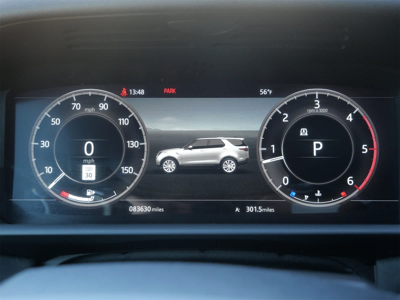 Thumbnail: 2018 Land Rover Discovery - 22