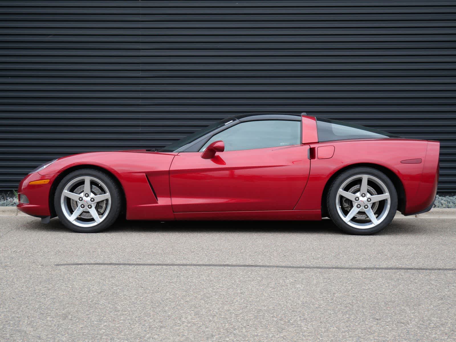 Thumbnail: 2005 Chevrolet Corvette - 2