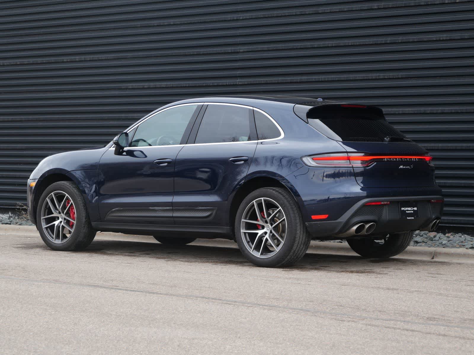 Thumbnail: 2022 Porsche Macan - 3