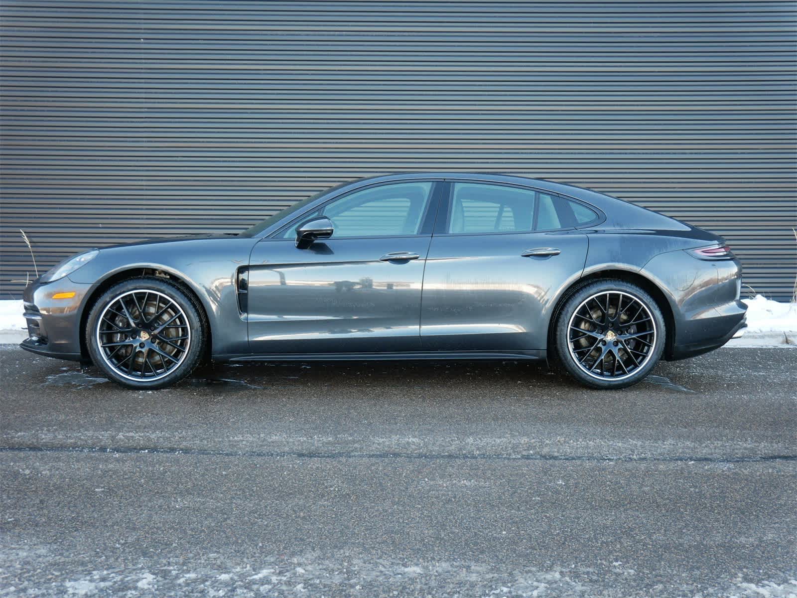Thumbnail: 2020 Porsche Panamera - 2