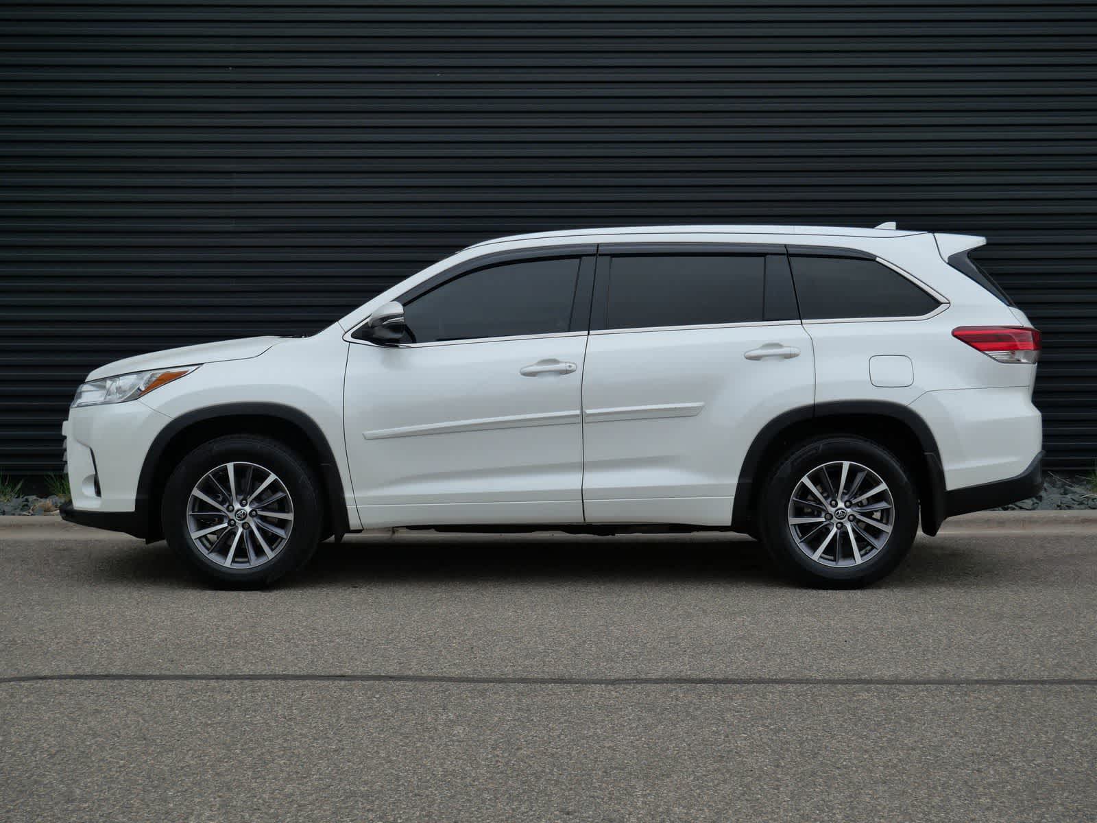 Thumbnail: 2018 Toyota Highlander - 2