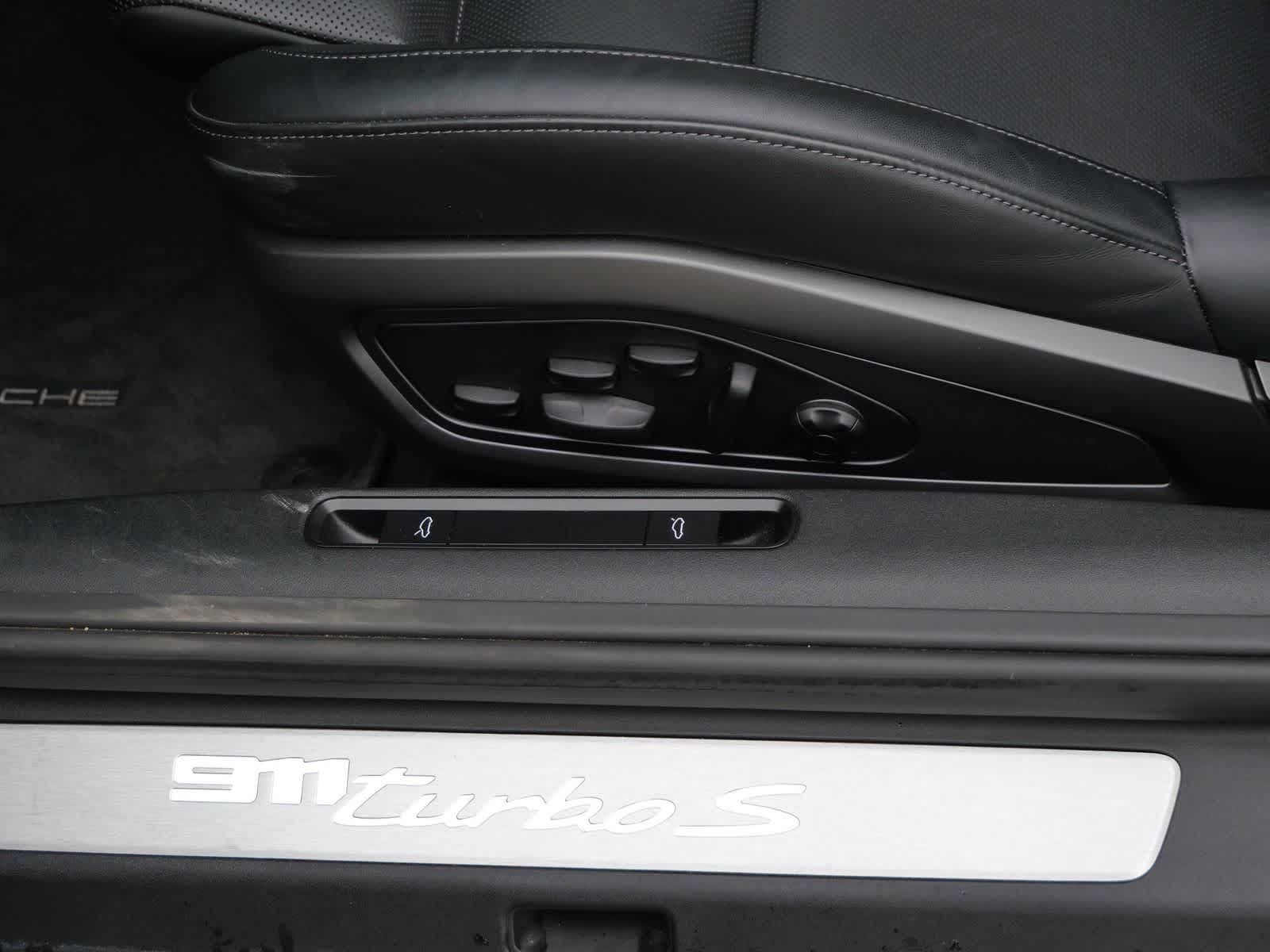 Thumbnail: 2024 Porsche 911 - 10