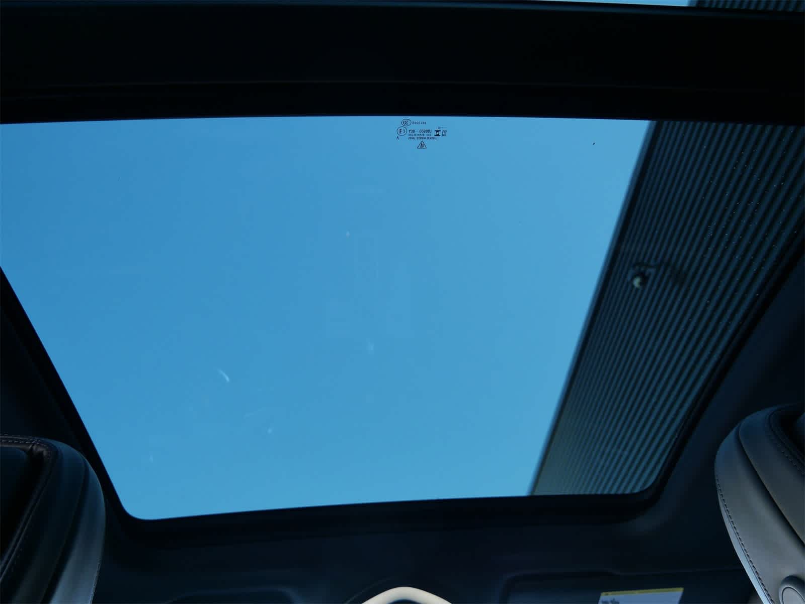 Thumbnail: 2026 Porsche Macan - 14