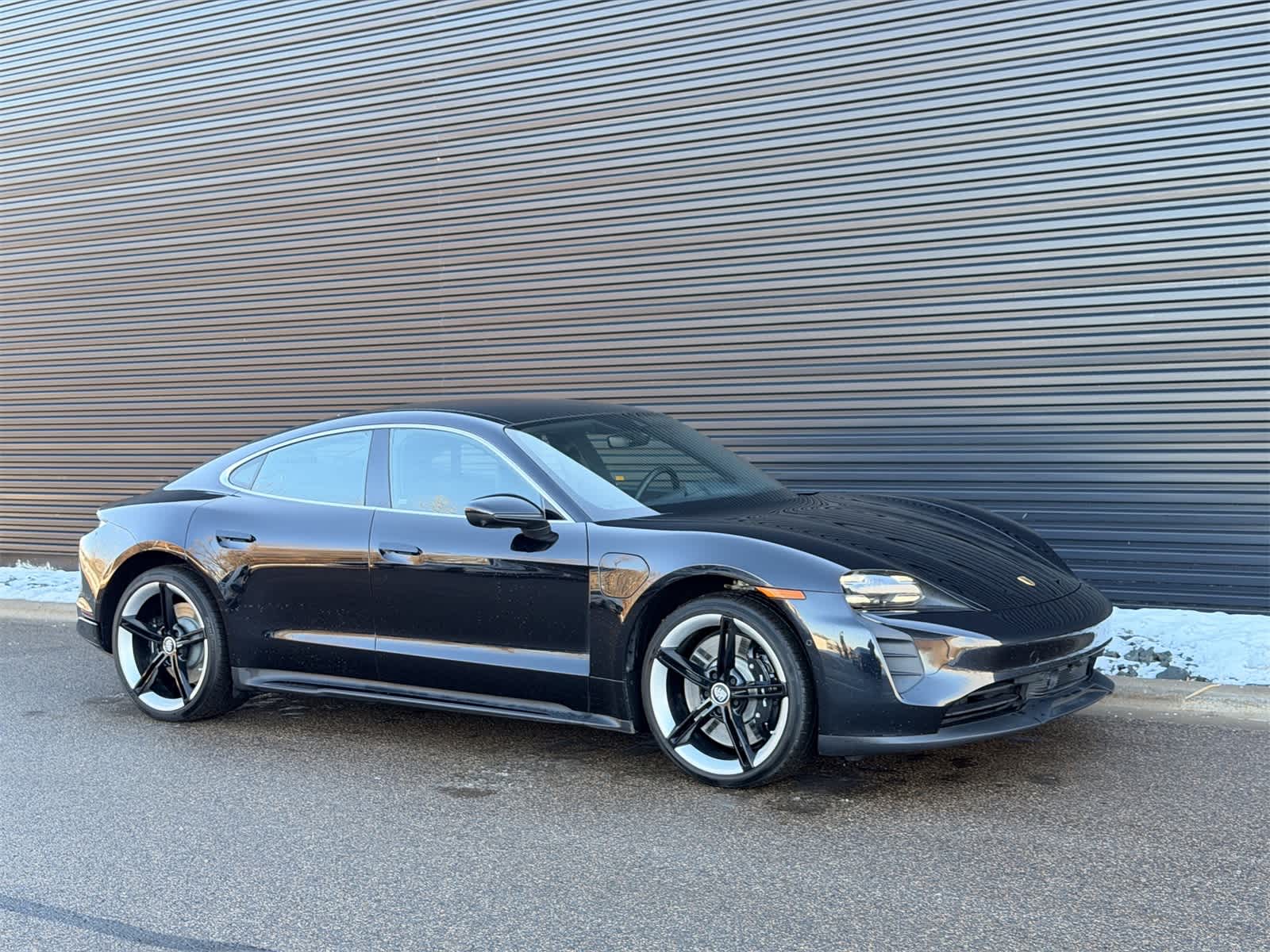 Thumbnail: 2021 Porsche Taycan - 16