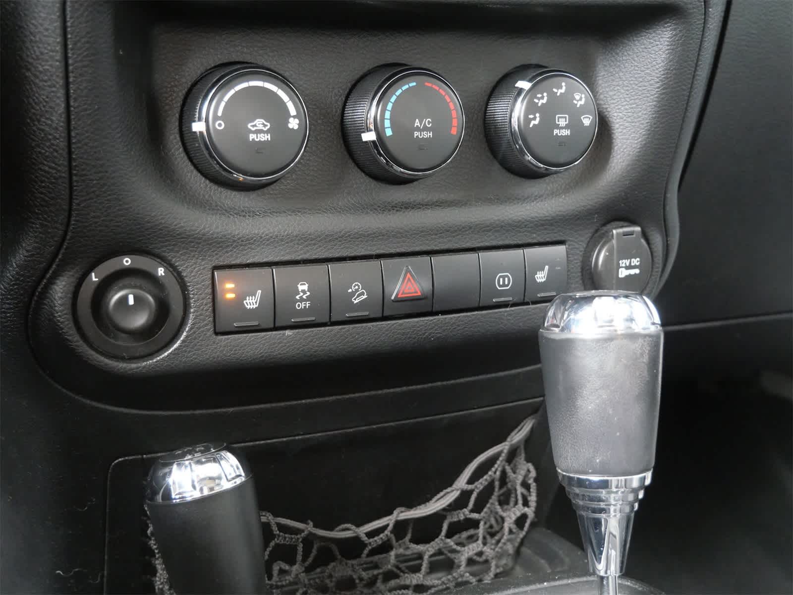 Thumbnail: 2012 Jeep Wrangler - 14