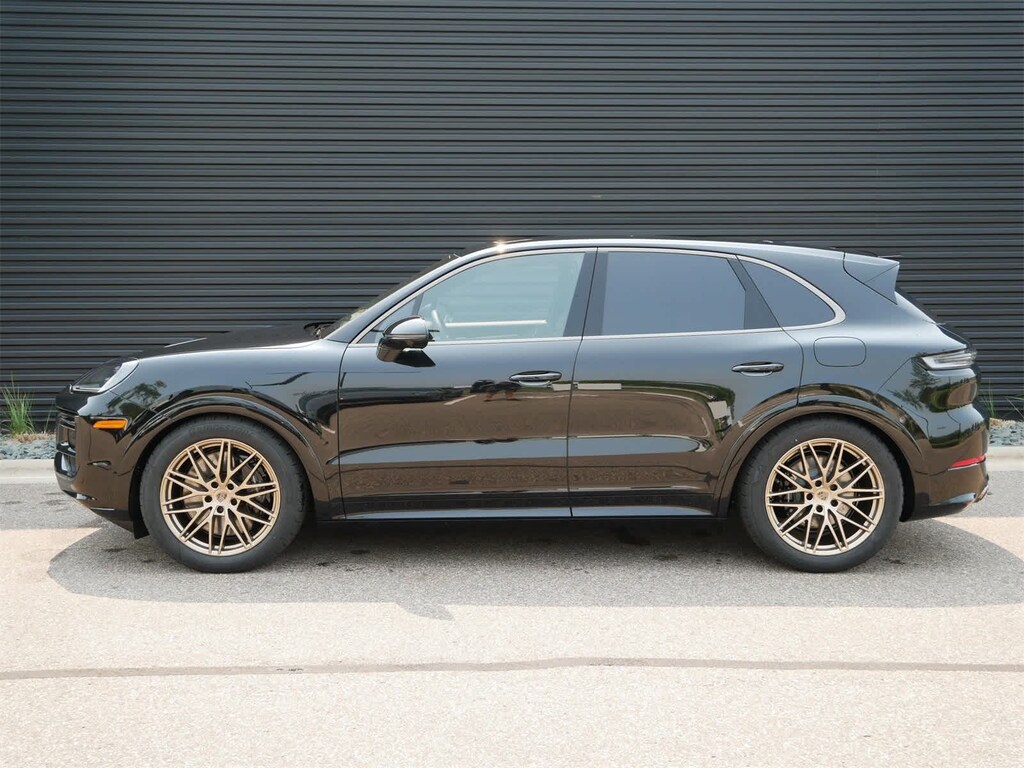 New 2025 Porsche Cayenne Turbo E-Hybrid SUV