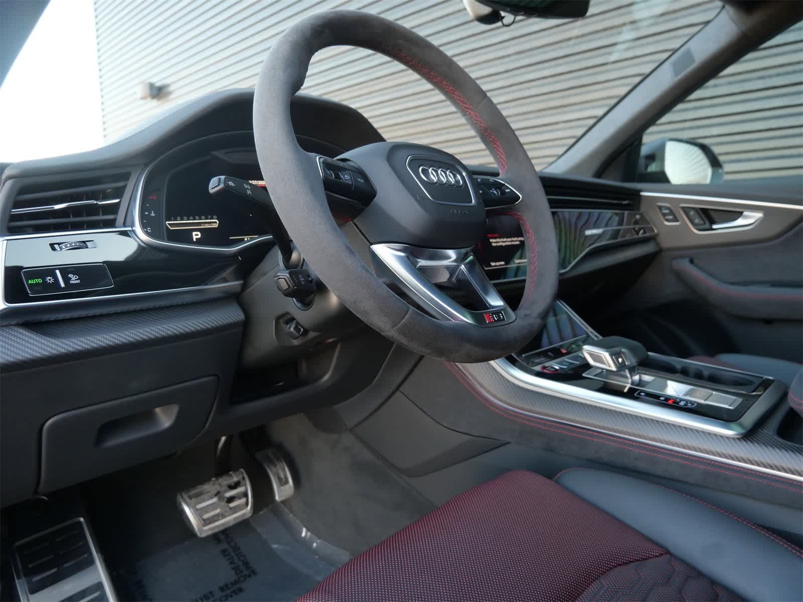 Thumbnail: 2025 Audi RS Q8 - 4