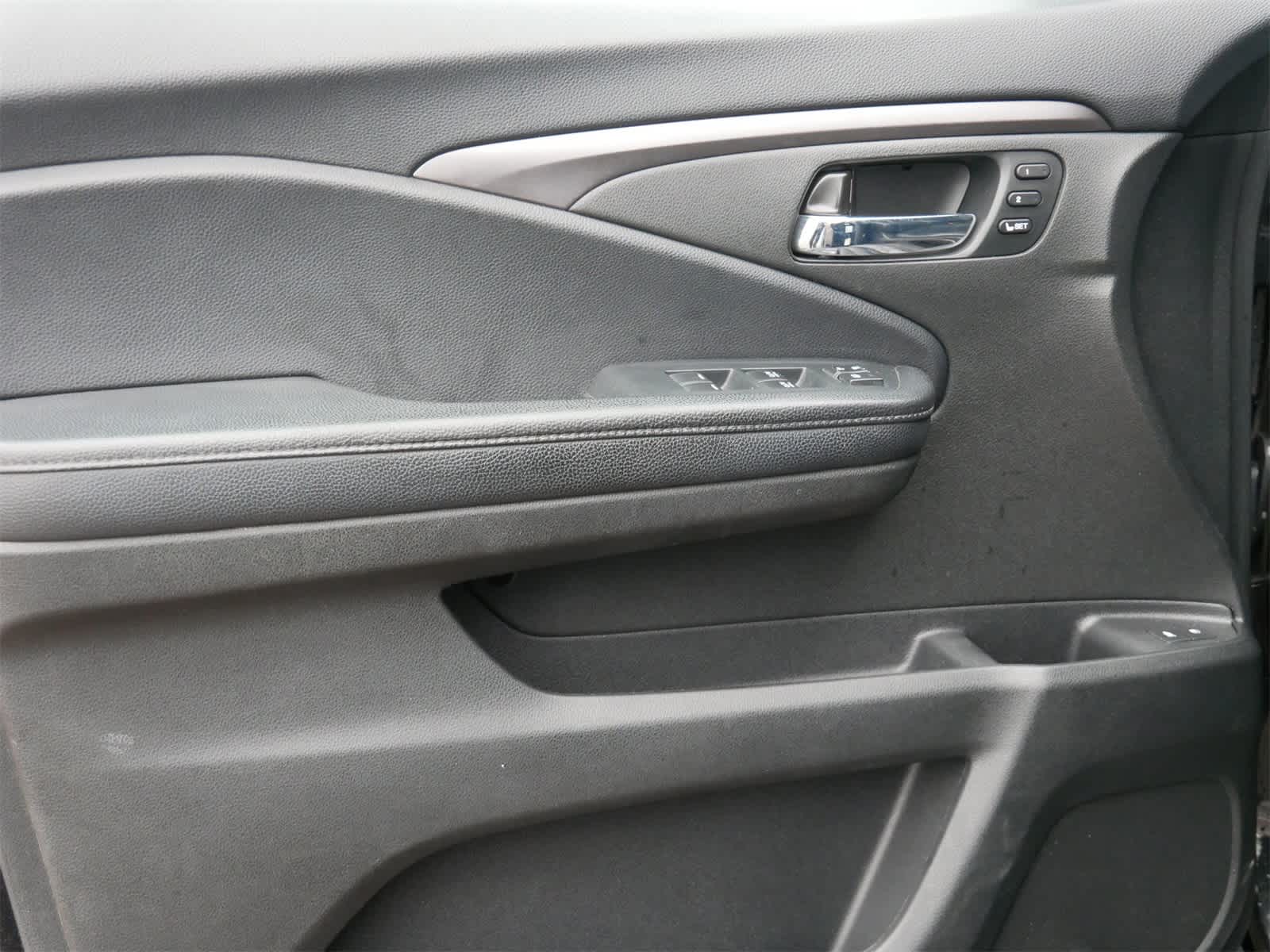 Thumbnail: 2022 Honda Pilot - 9