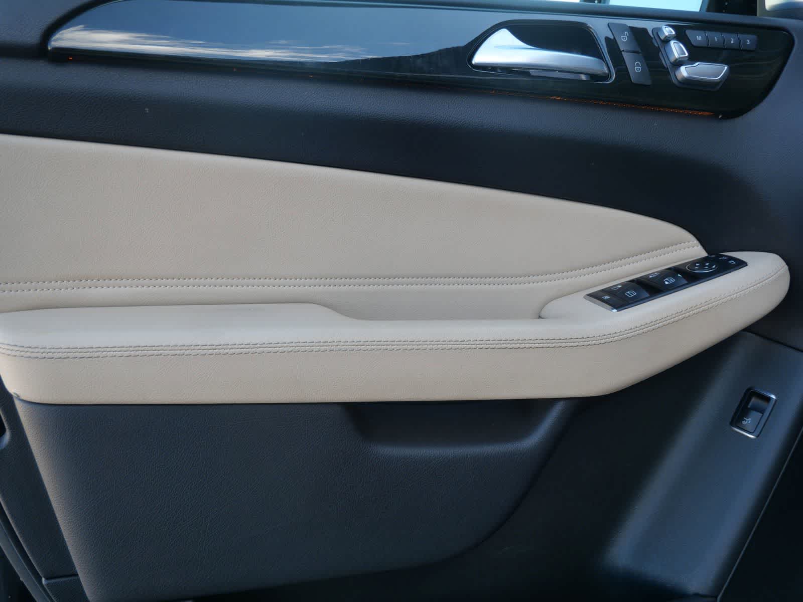 Thumbnail: 2019 Mercedes-Benz GLS - 8