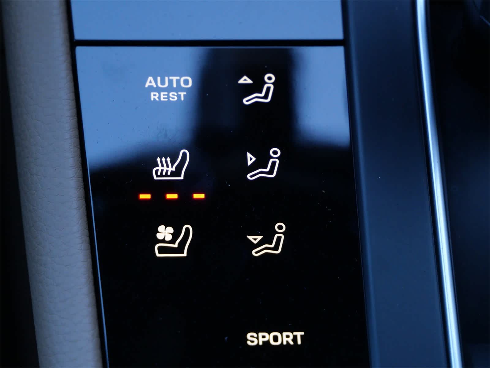 Thumbnail: 2026 Porsche Macan - 28