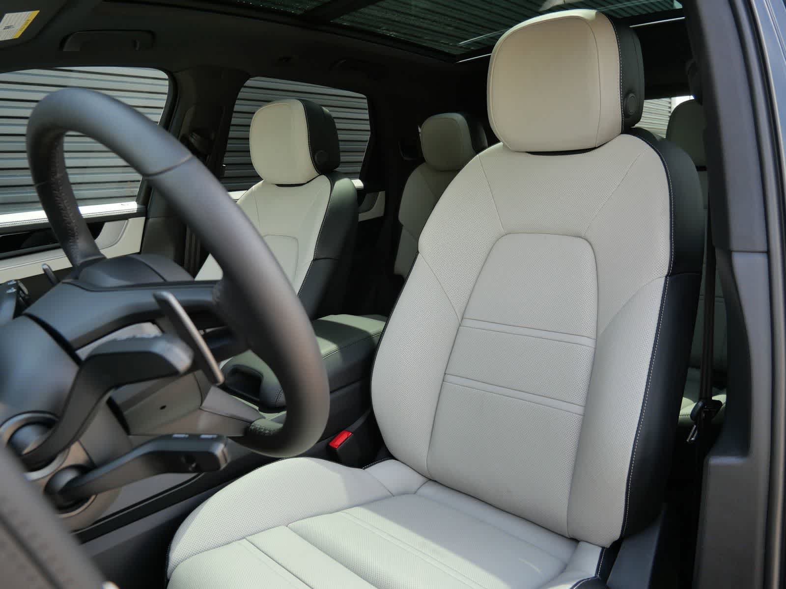 Thumbnail: 2026 Porsche Cayenne - 5