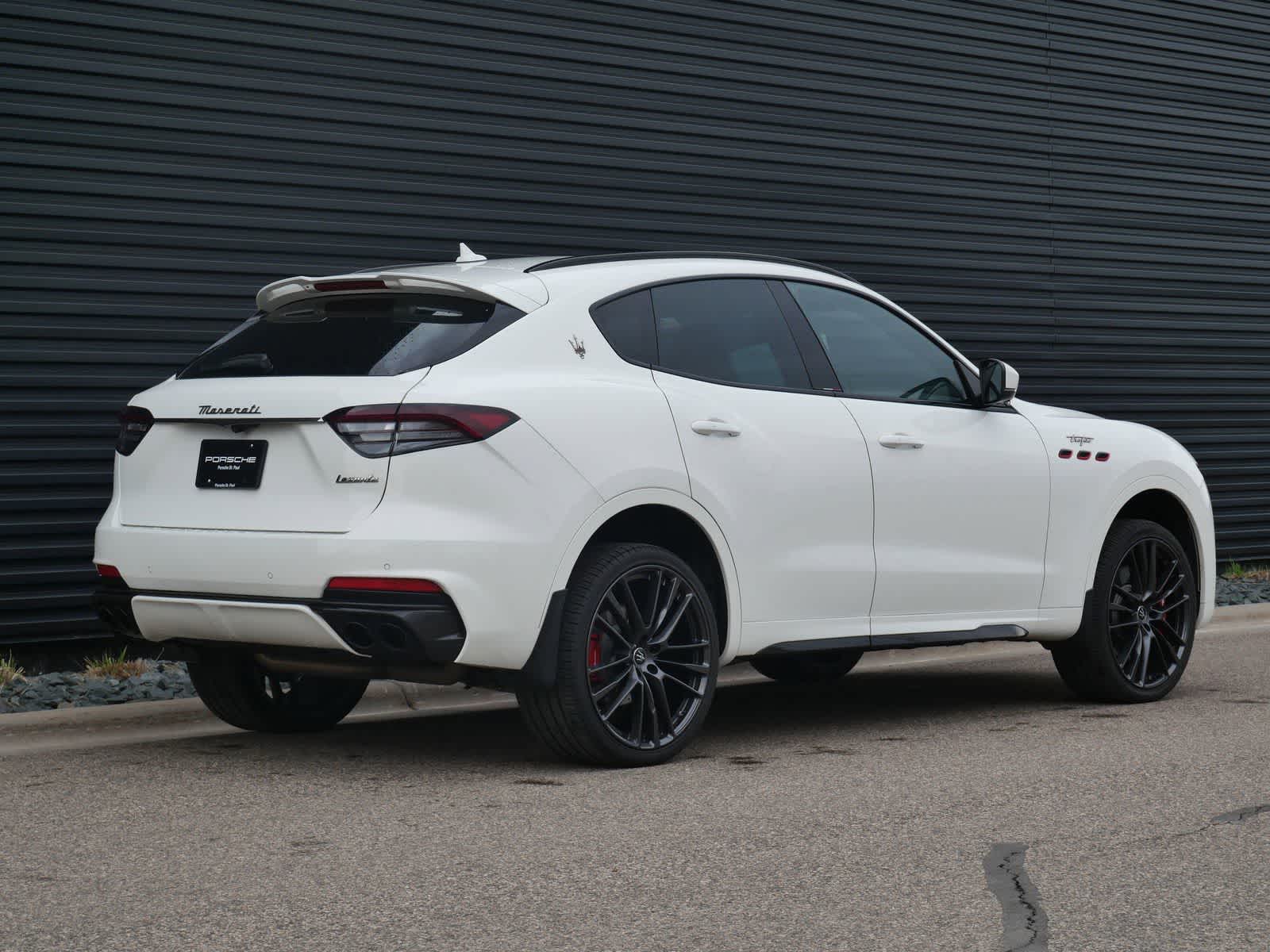 Thumbnail: 2022 Maserati Levante - 27