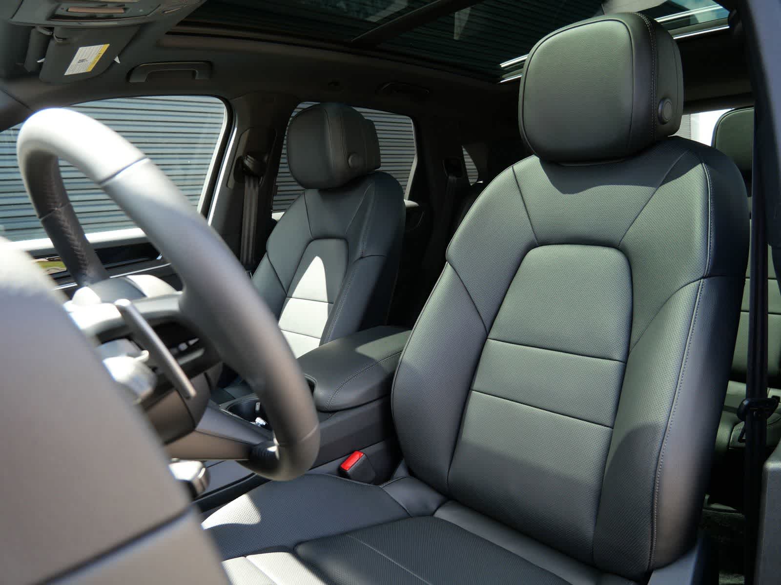 Thumbnail: 2026 Porsche Cayenne - 5