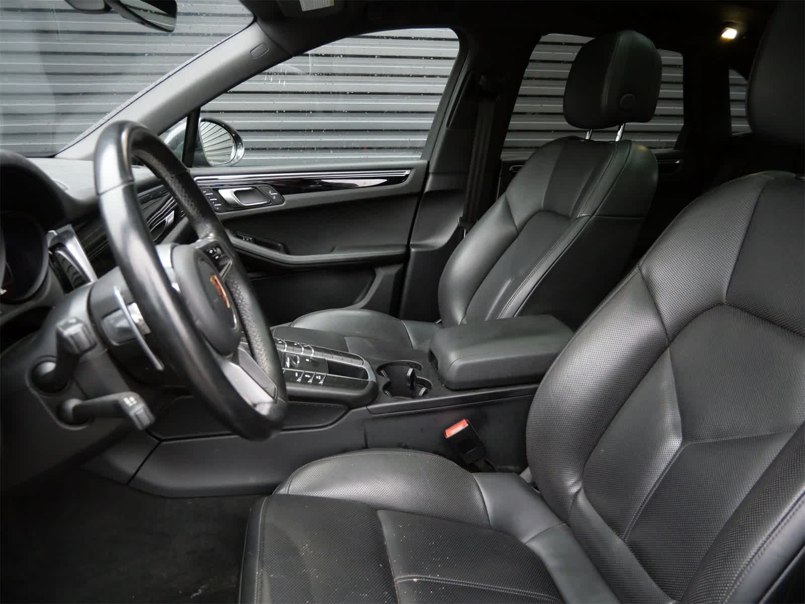 Thumbnail: 2020 Porsche Macan - 5