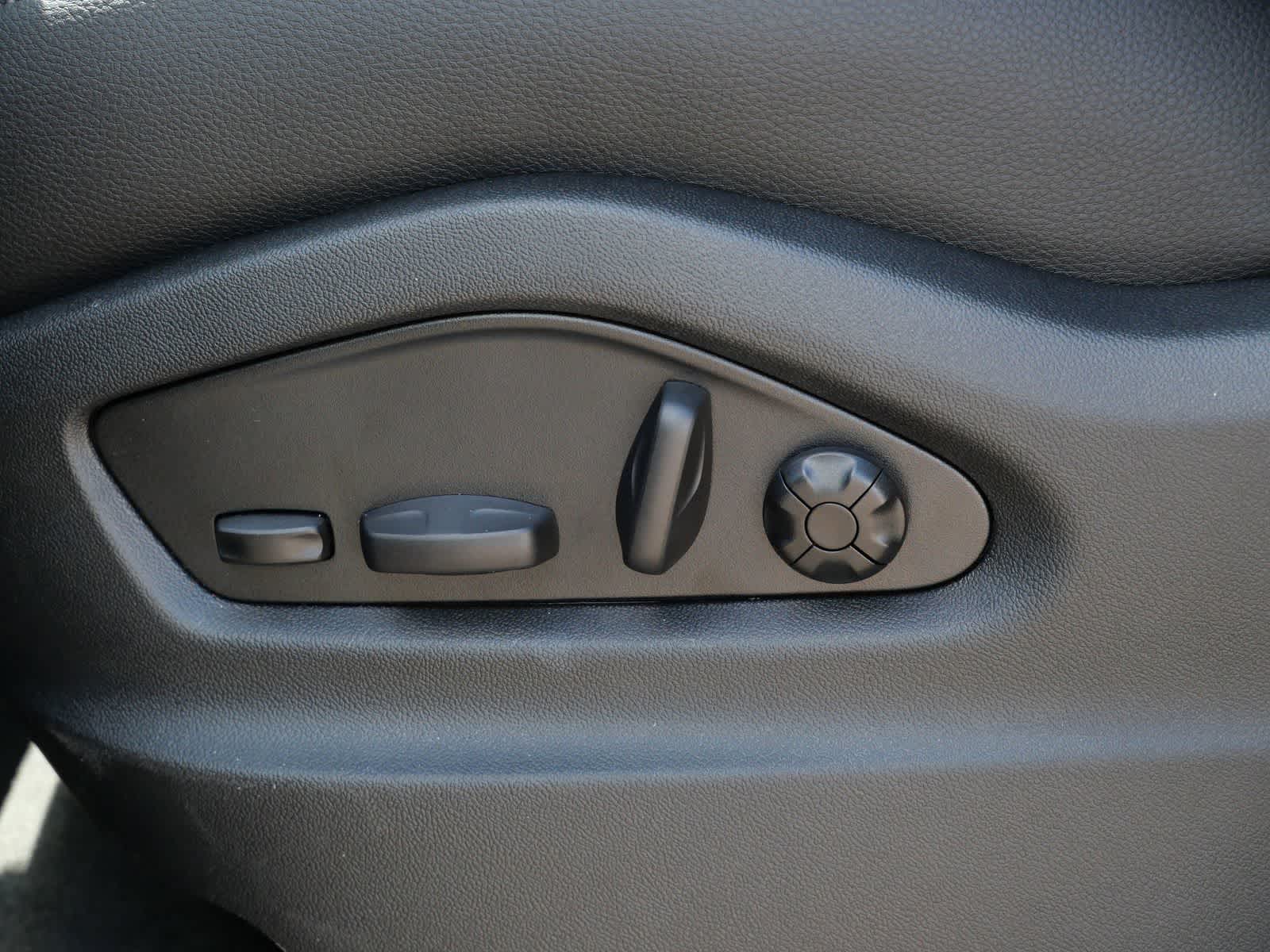 Thumbnail: 2026 Porsche Cayenne - 10