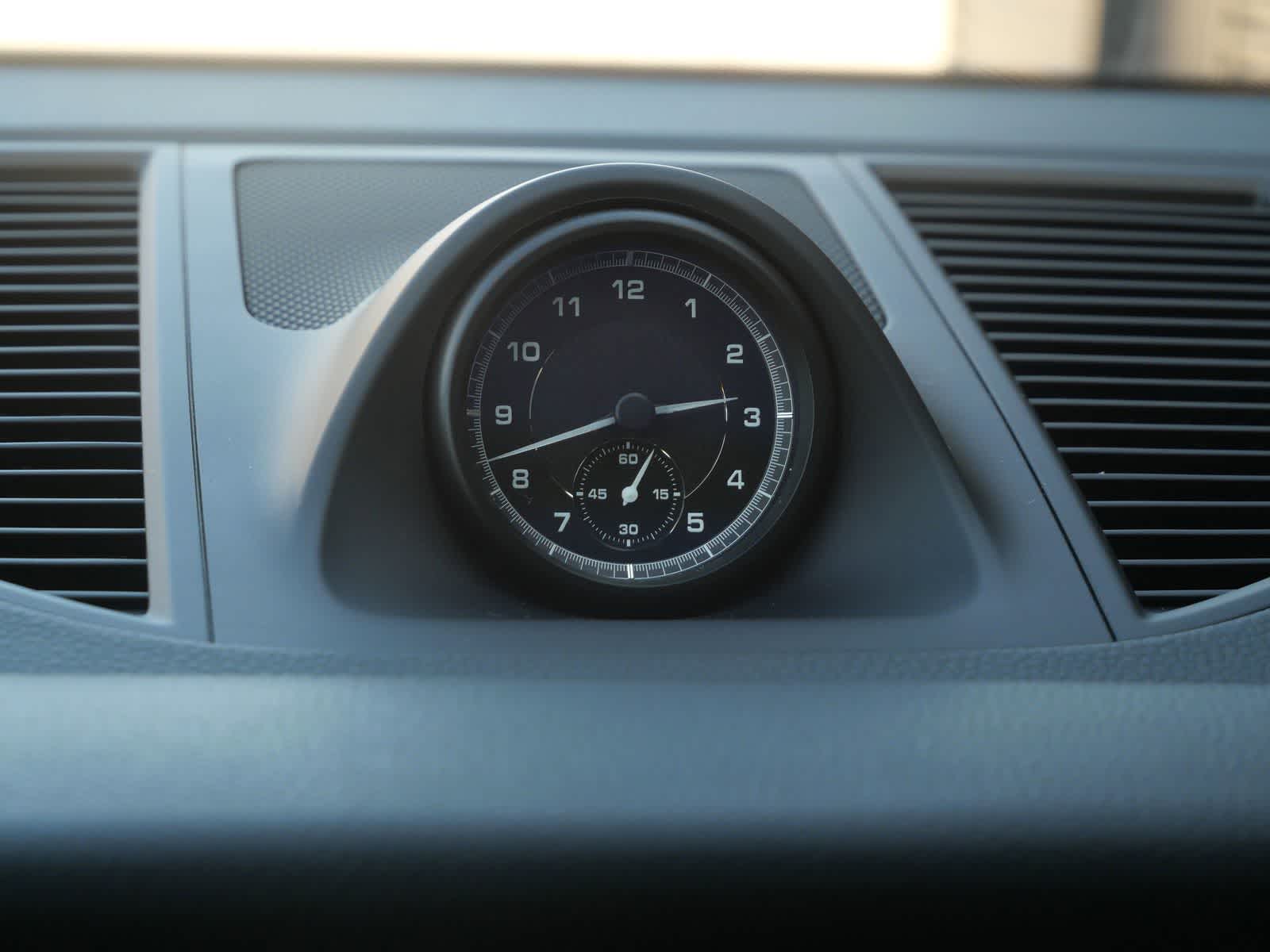 Thumbnail: 2023 Porsche Macan - 18