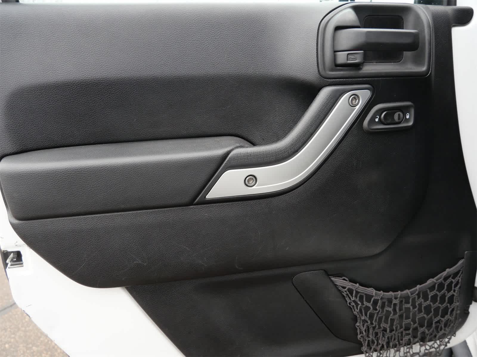 Thumbnail: 2012 Jeep Wrangler - 9